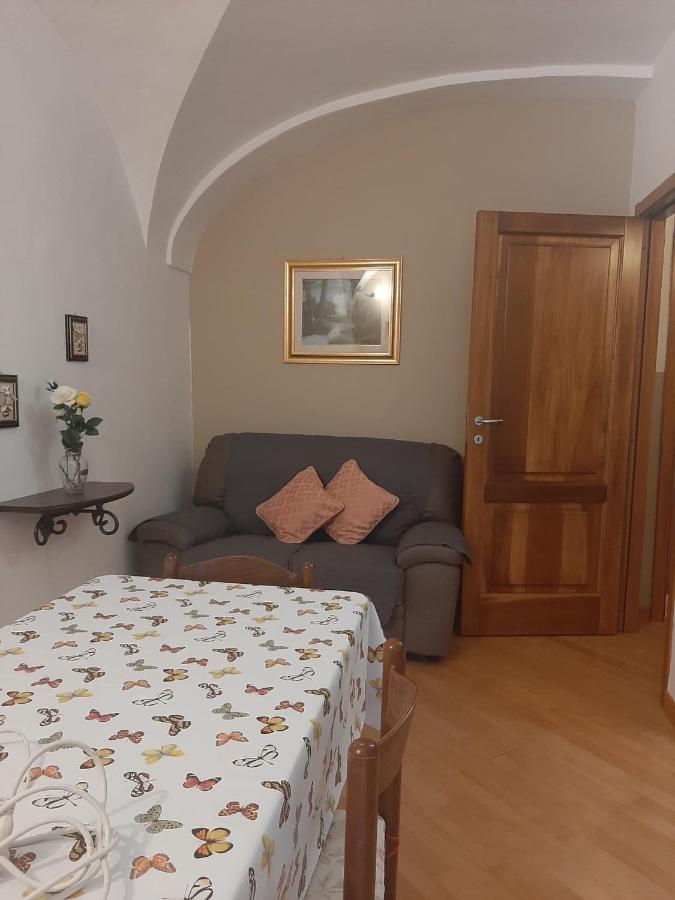 Alloggi Piazza Umberto Primo Pacentro Eksteriør billede
